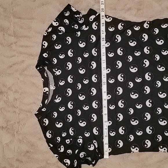 2 pack tops with bonus scrunchie - Picture 7 of 12